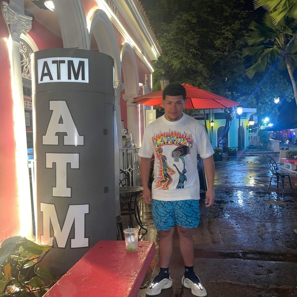 MEET YOUR POSHER, WELCOME EVERYONE MY NAME IS JUNIOR - Picture 3 of 7